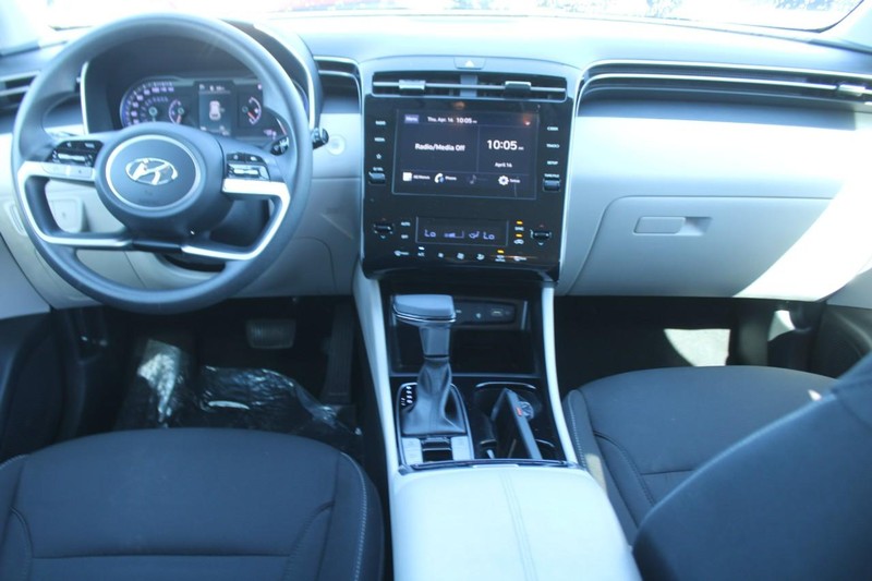 Hyundai Tucson Vehicle Image 13