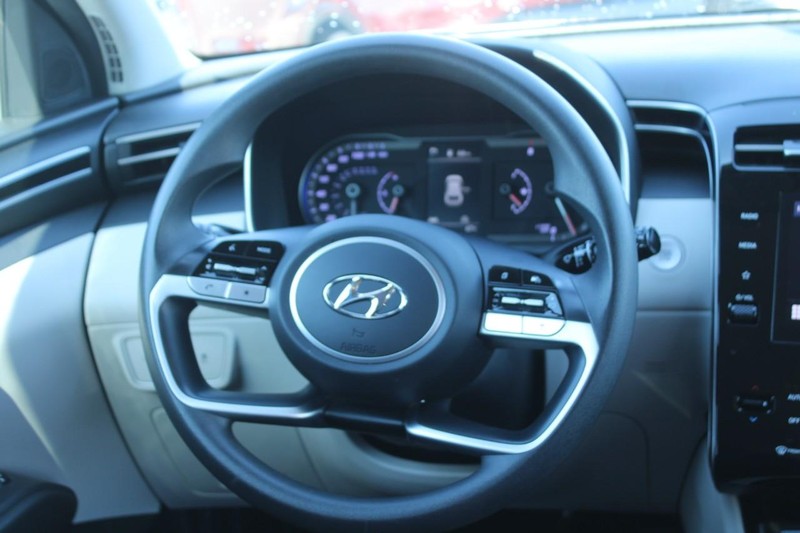 Hyundai Tucson Vehicle Image 14