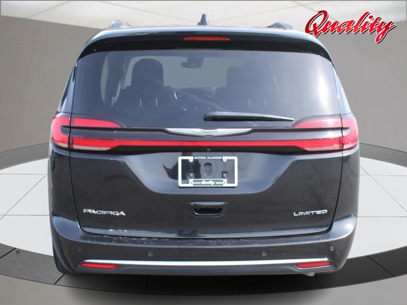 Chrysler Pacifica Vehicle Image 04