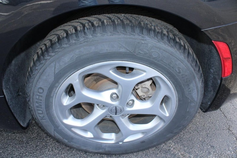 Chrysler Pacifica Vehicle Image 07