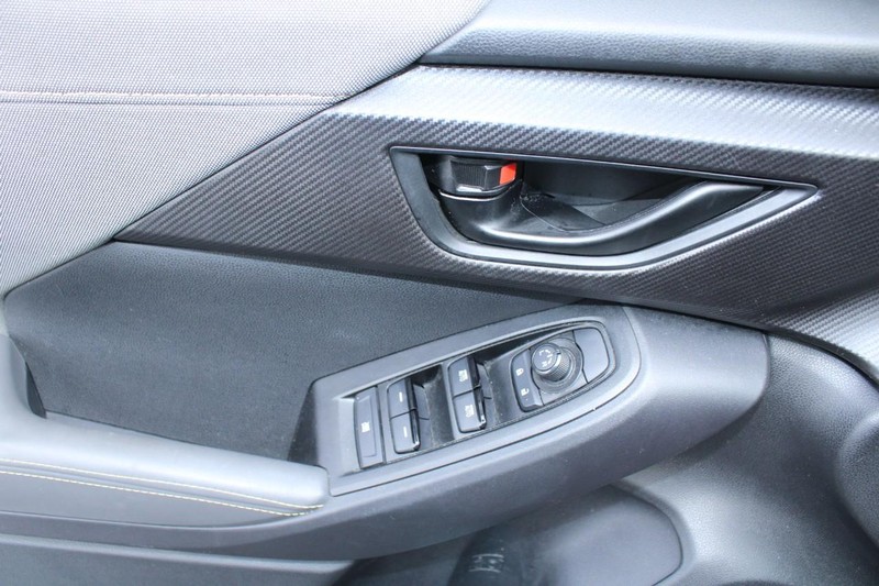 Subaru Crosstrek Vehicle Image 09