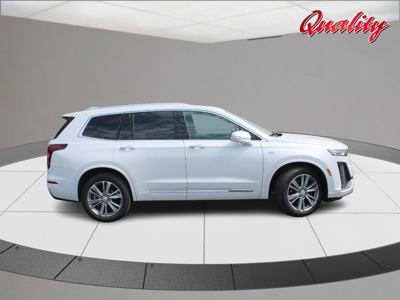 Cadillac XT6 Vehicle Full-screen Gallery Image 02