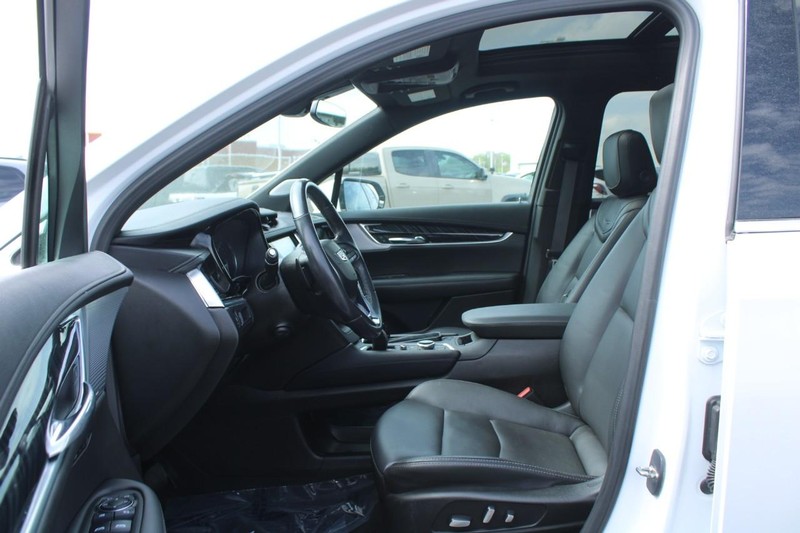 Cadillac XT6 Vehicle Full-screen Gallery Image 08