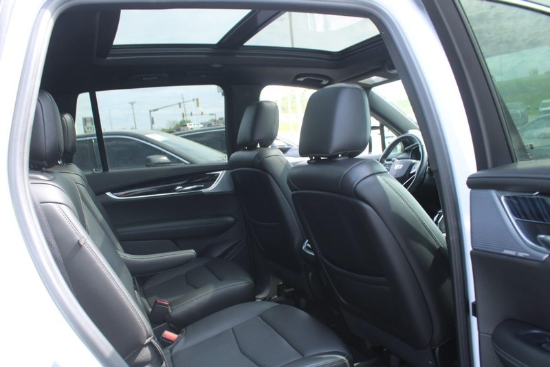 Cadillac XT6 Vehicle Full-screen Gallery Image 12
