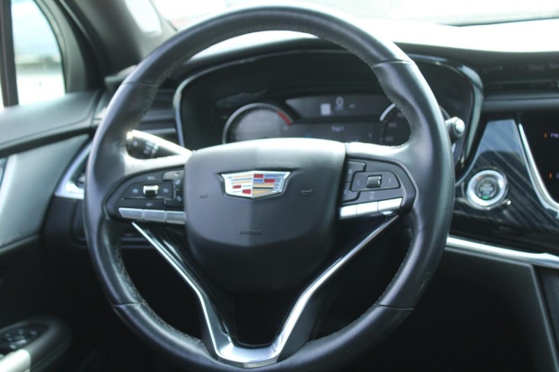Cadillac XT6 Vehicle Full-screen Gallery Image 14