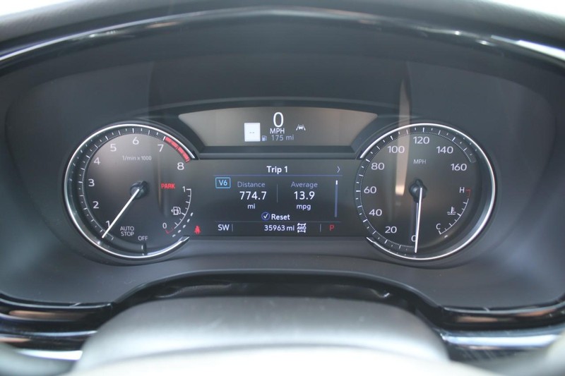 Cadillac XT6 Vehicle Full-screen Gallery Image 18