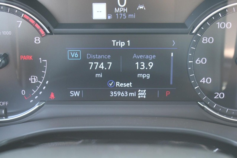 Cadillac XT6 Vehicle Full-screen Gallery Image 19