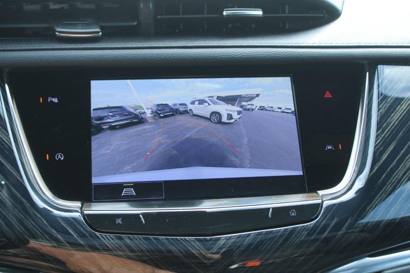 Cadillac XT6 Vehicle Full-screen Gallery Image 21