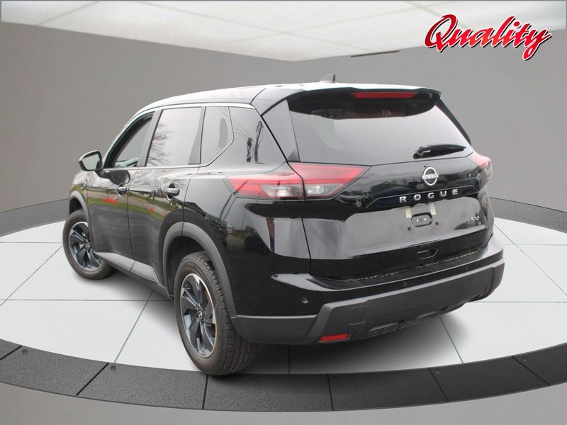 Nissan Rogue Vehicle Image 05