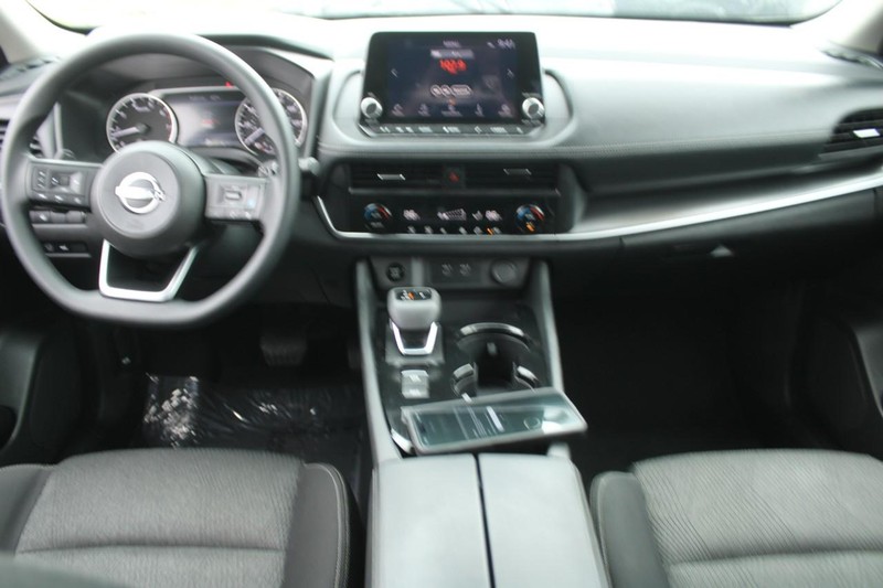 Nissan Rogue Vehicle Image 13