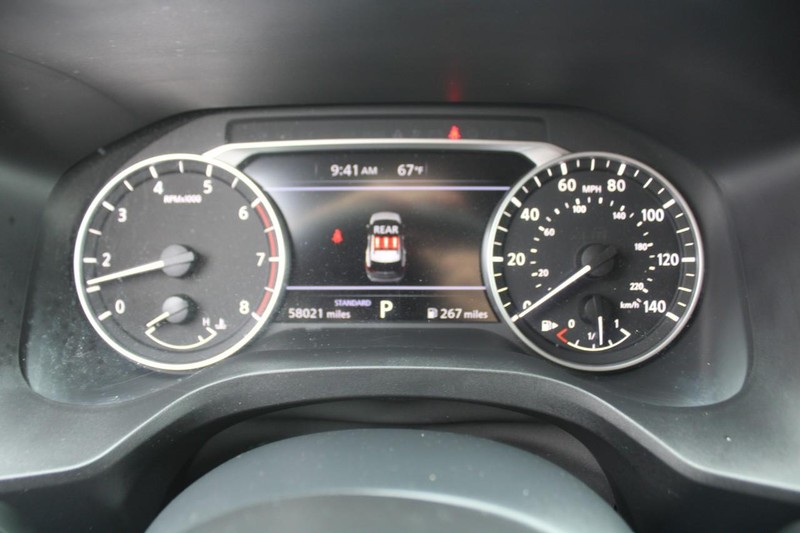 Nissan Rogue Vehicle Image 18