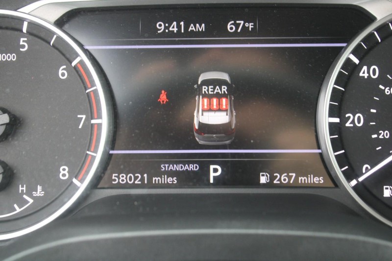 Nissan Rogue Vehicle Image 19