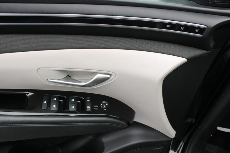 Hyundai Tucson Vehicle Image 09