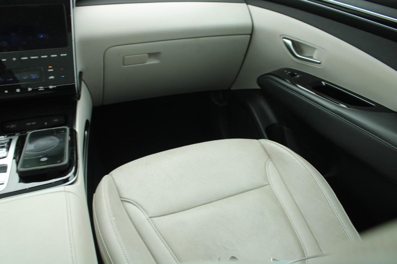 Hyundai Tucson Vehicle Image 16