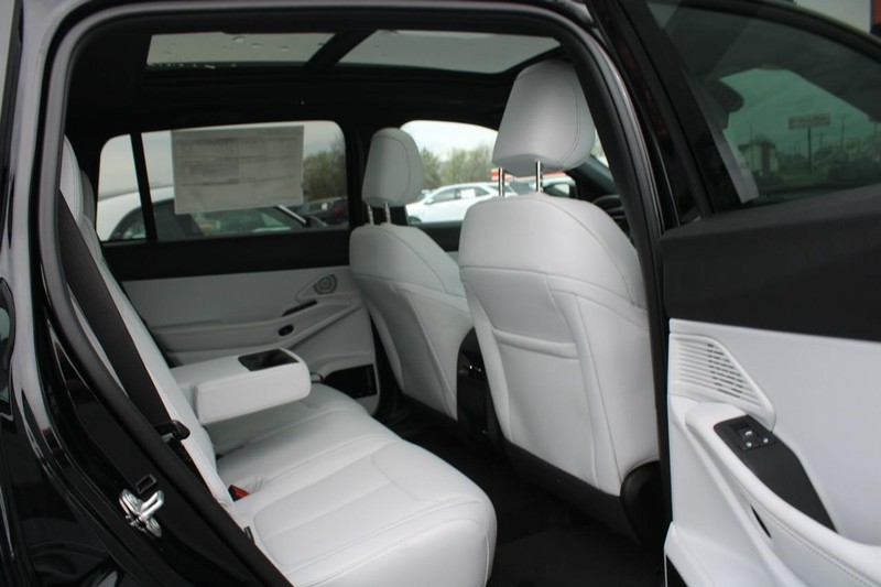 Jeep Cherokee Vehicle Image 04