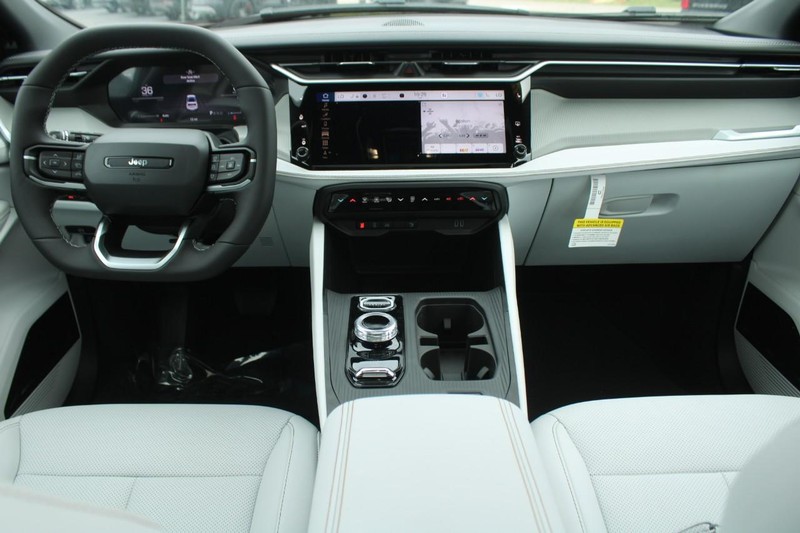 Jeep Cherokee Vehicle Image 05