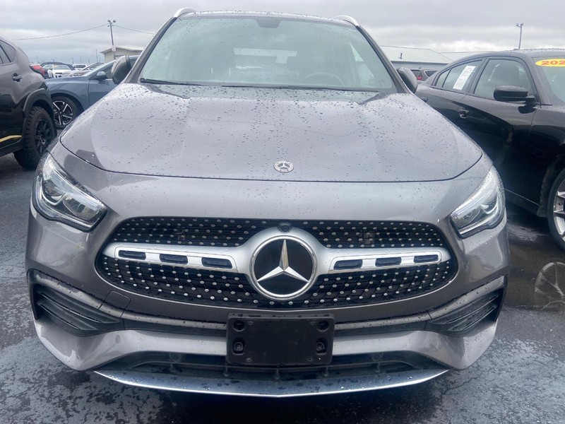 Mercedes-Benz GLA Vehicle Image 02