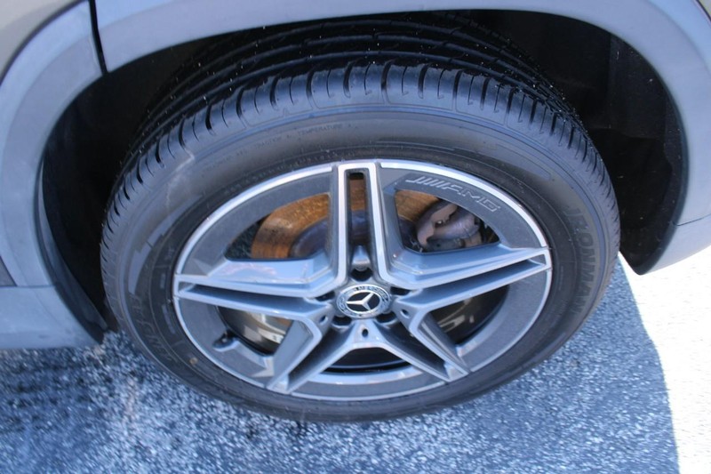 Mercedes-Benz GLA Vehicle Image 07