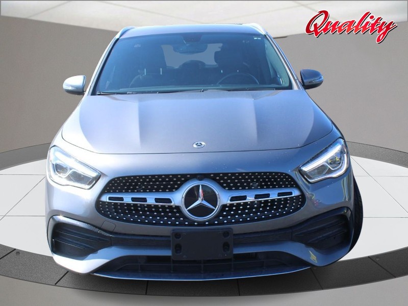 Mercedes-Benz GLA Vehicle Image 10