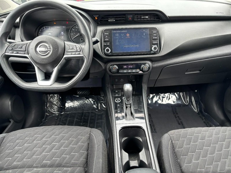 Nissan Kicks Vehicle Image 12