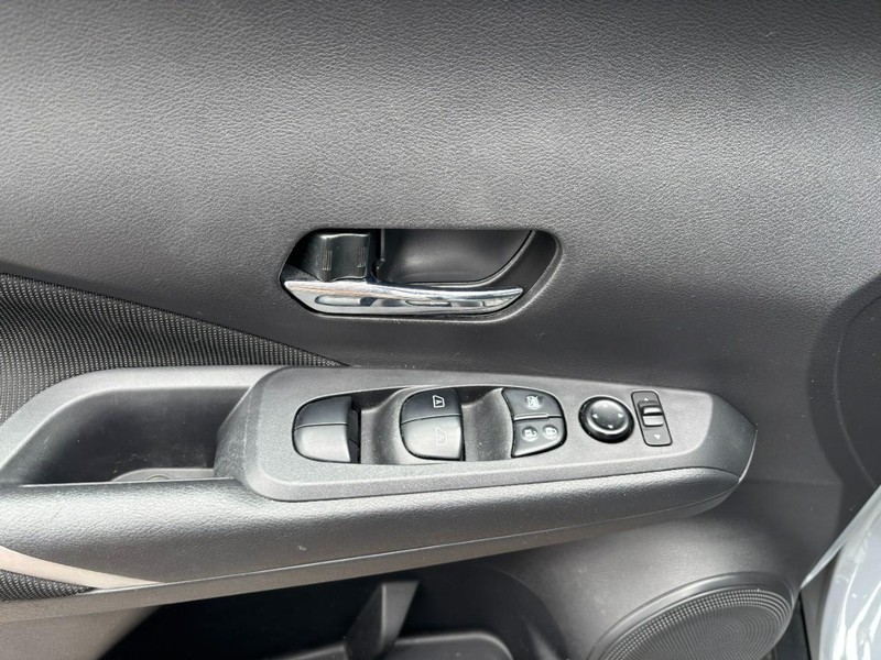 Nissan Kicks Vehicle Image 16
