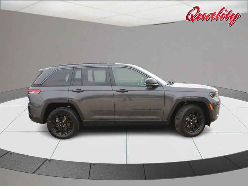 Jeep Grand Cherokee Vehicle Image 02