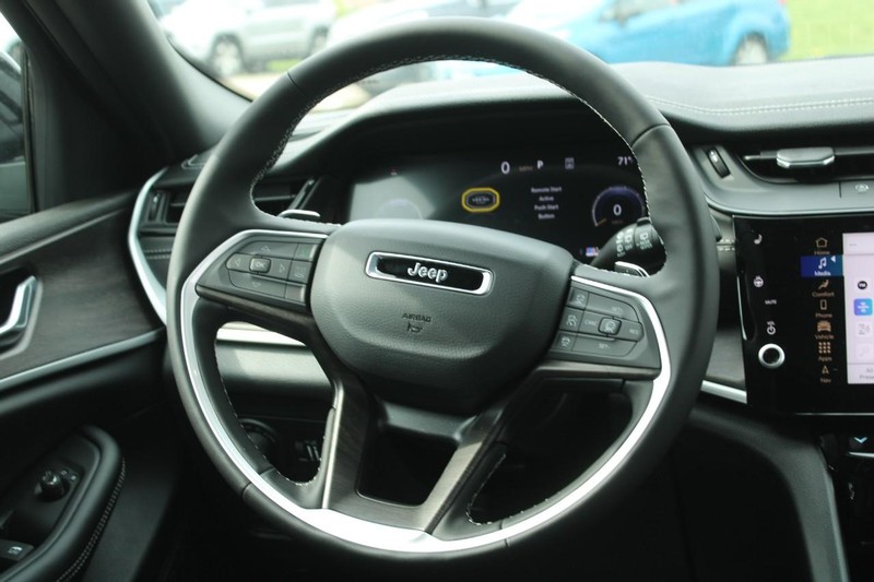 Jeep Grand Cherokee Vehicle Image 06