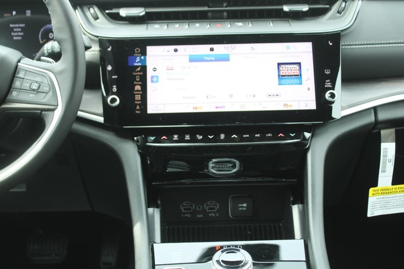 Jeep Grand Cherokee Vehicle Image 07