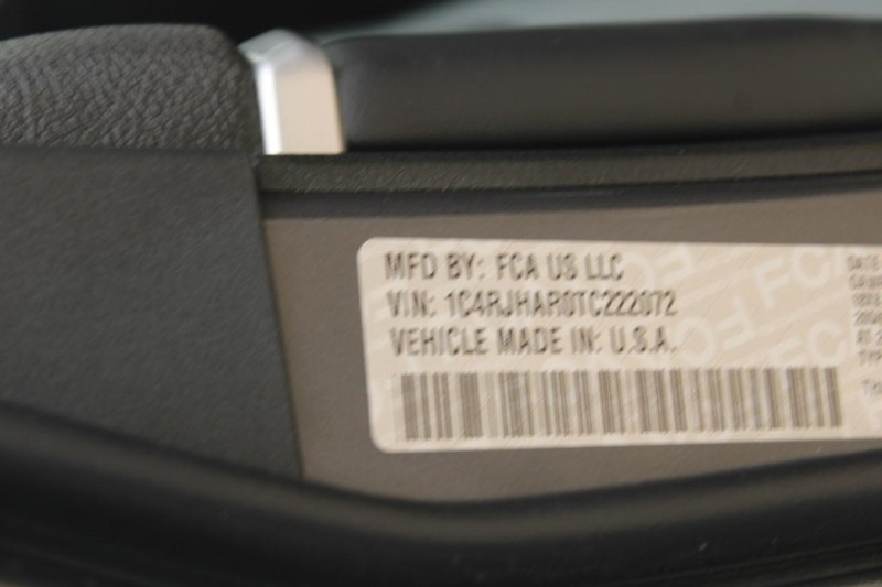 Jeep Grand Cherokee Vehicle Image 08