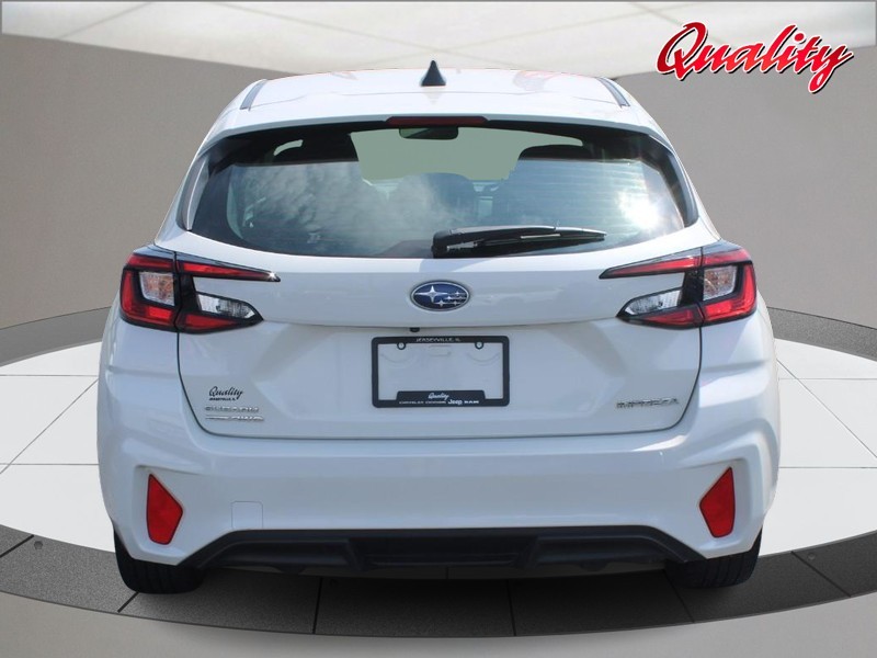 Subaru Impreza Vehicle Image 04