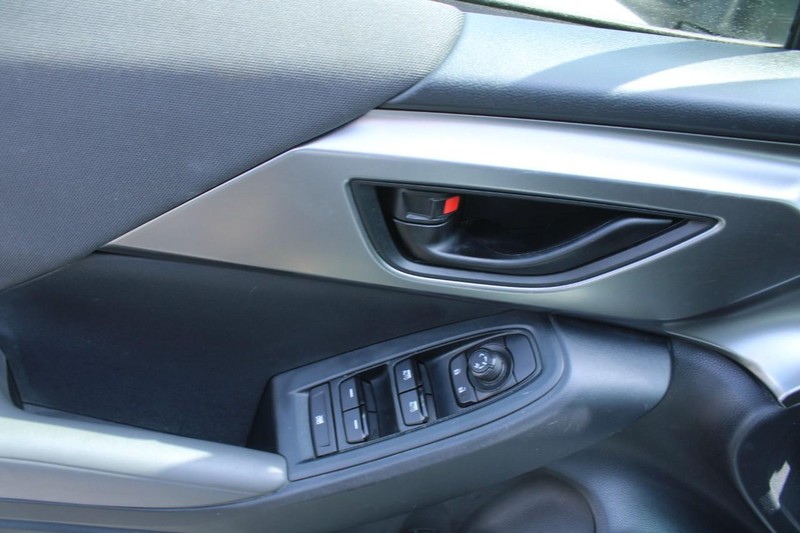 Subaru Impreza Vehicle Image 09