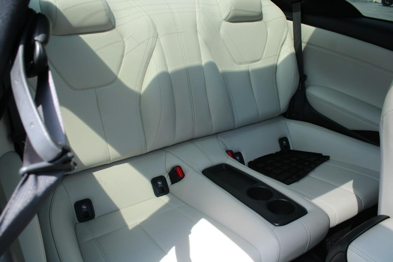 INFINITI Q60 Vehicle Image 12