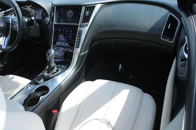 INFINITI Q60 Vehicle Image 13