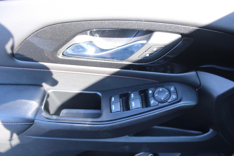 Chevrolet Traverse Vehicle Full-screen Gallery Image 09