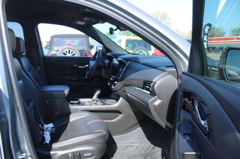 Chevrolet Traverse Vehicle Full-screen Gallery Image 11