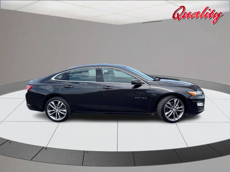Chevrolet Malibu Vehicle Image 02
