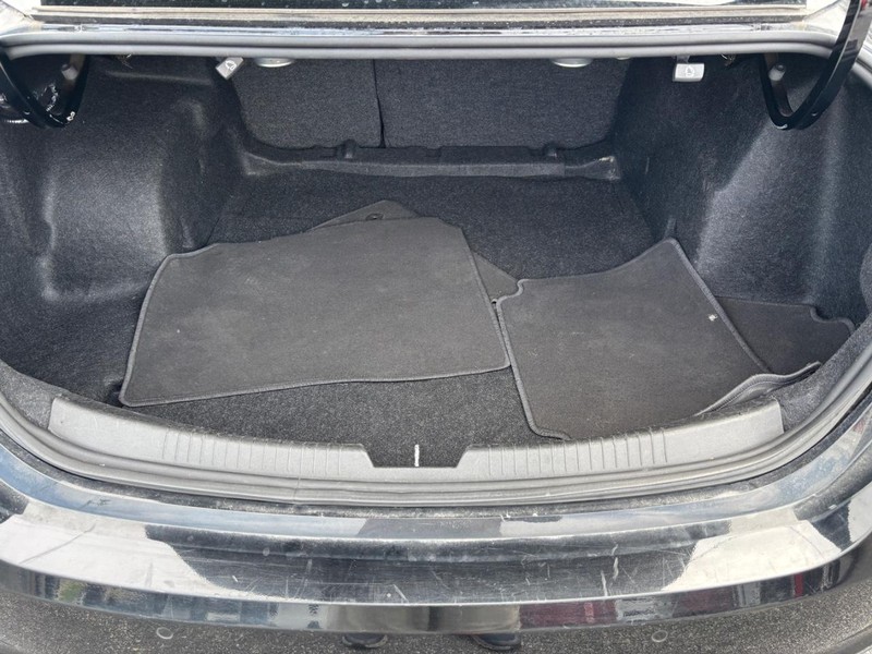Chevrolet Malibu Vehicle Image 06