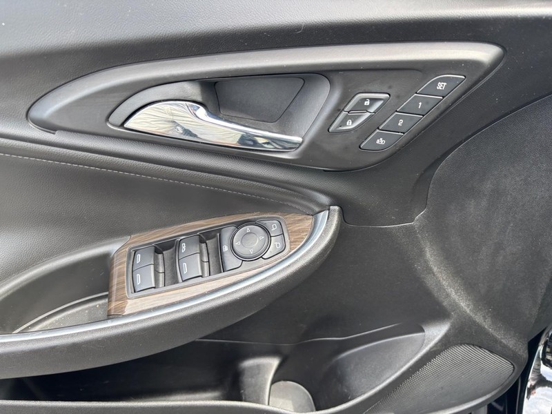 Chevrolet Malibu Vehicle Image 09