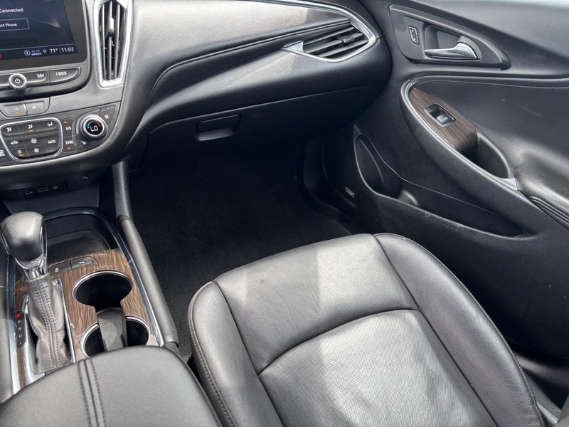 Chevrolet Malibu Vehicle Image 16