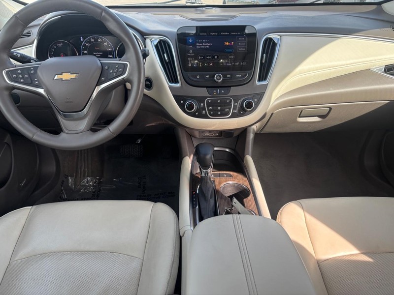 Chevrolet Malibu Vehicle Image 13