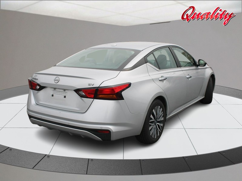 Nissan Altima Vehicle Image 03