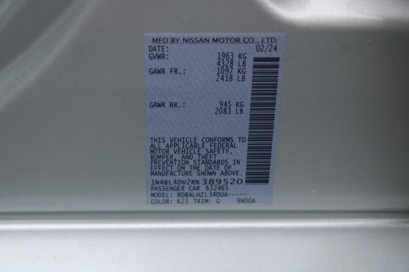 Nissan Altima Vehicle Image 17