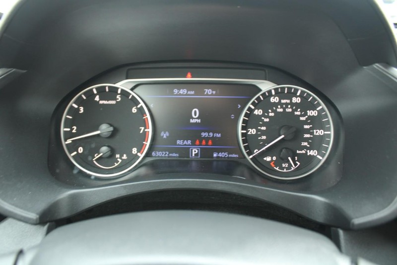 Nissan Altima Vehicle Image 18