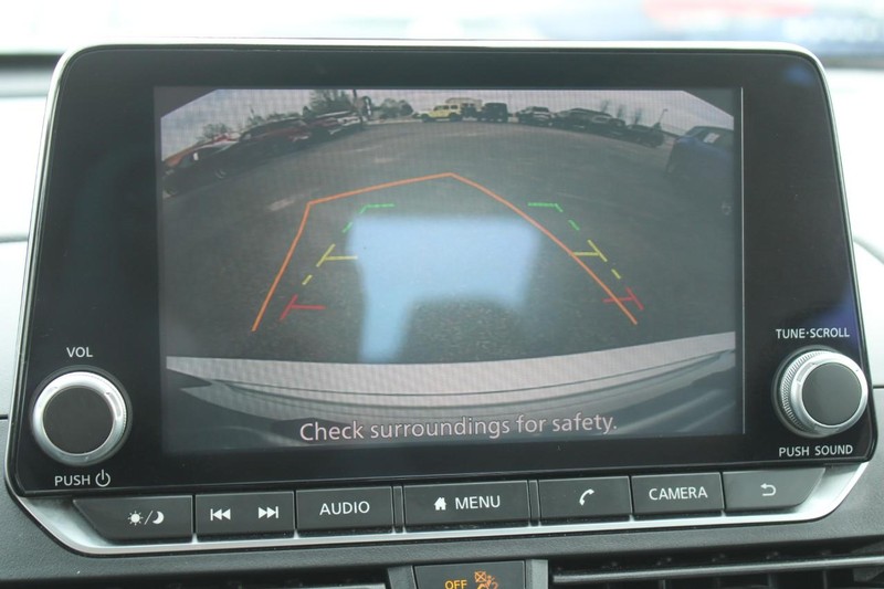 Nissan Altima Vehicle Image 20