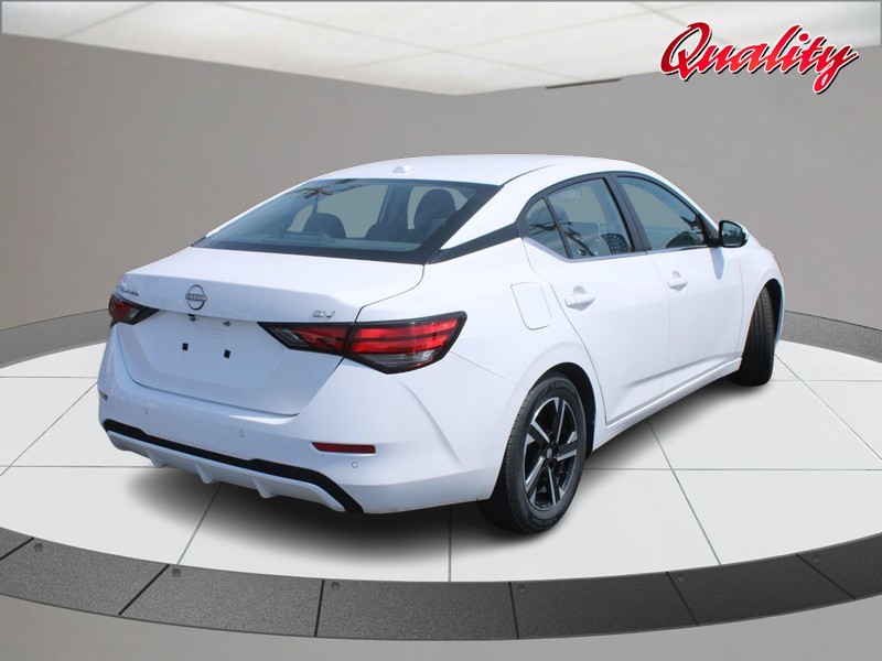 Nissan Sentra Vehicle Image 03