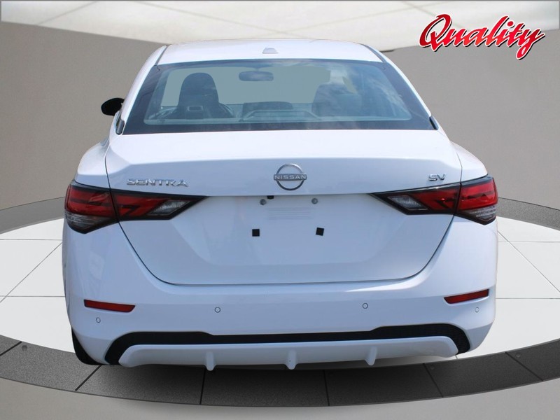 Nissan Sentra Vehicle Image 04