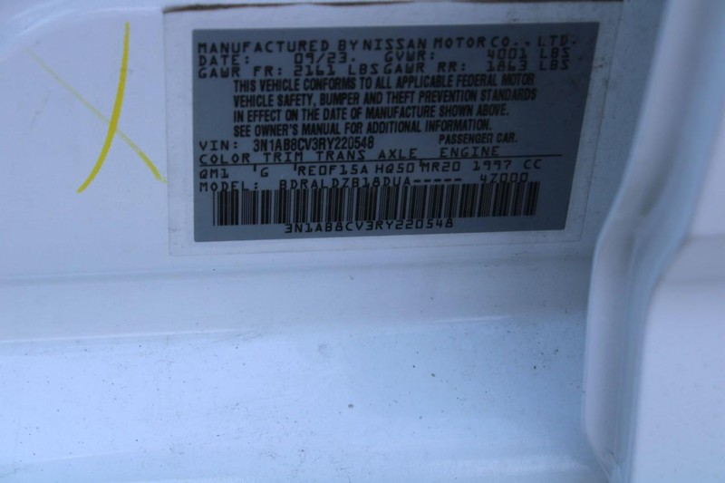 Nissan Sentra Vehicle Image 17