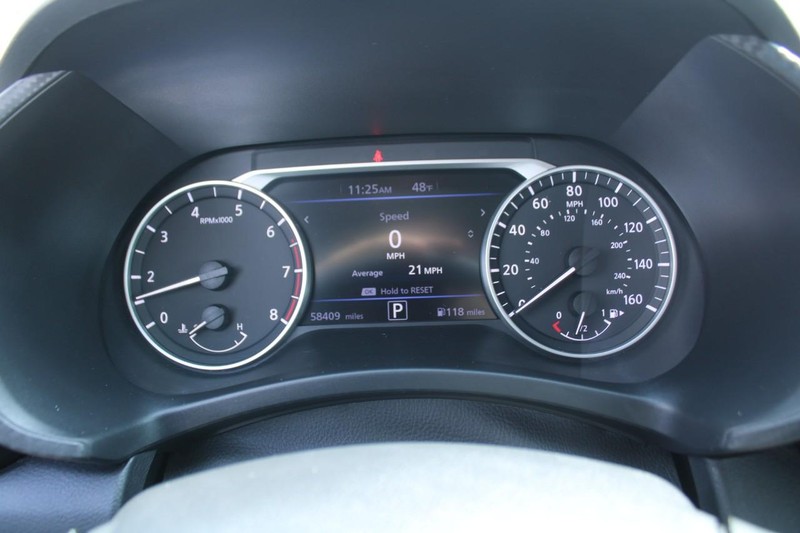 Nissan Sentra Vehicle Image 18