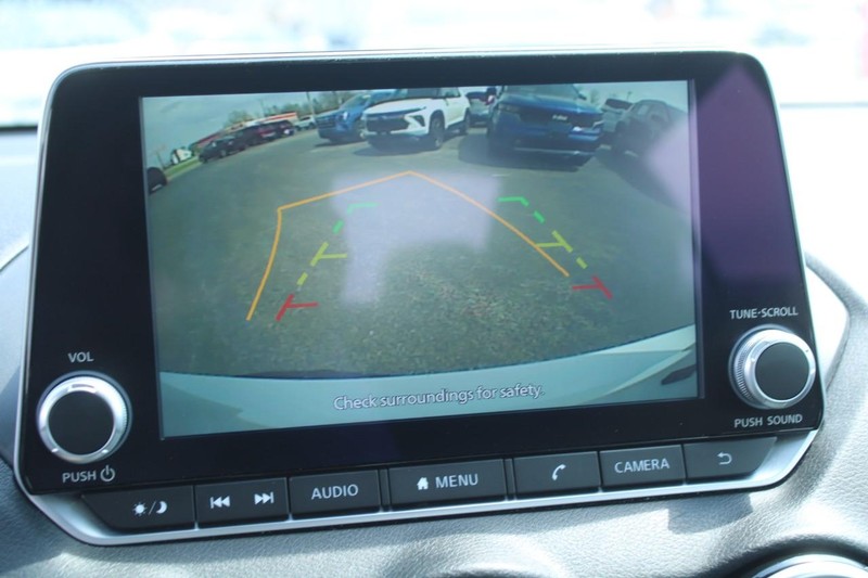 Nissan Sentra Vehicle Image 20