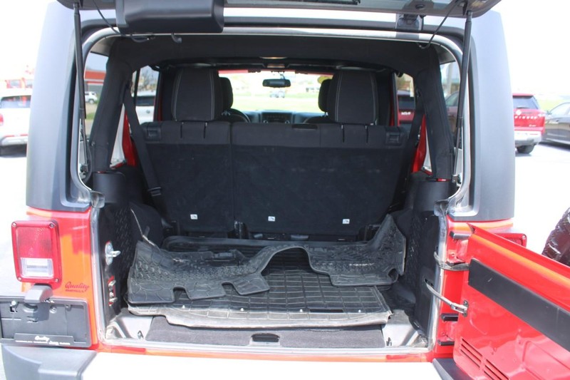 Jeep Wrangler Unlimited Vehicle Image 06